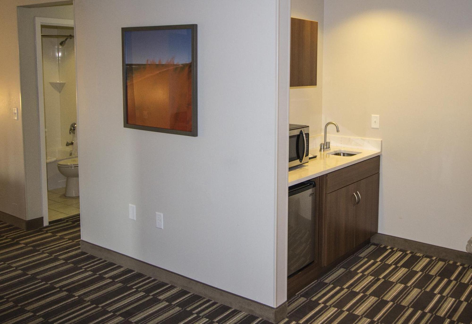 Microtel By Wyndham Victor Habitación foto